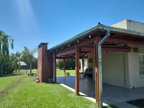Casa en Alquiler con 1 cochera