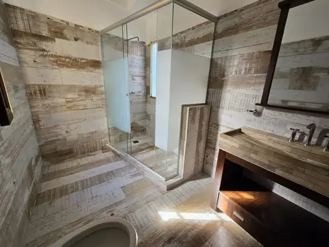 Casa en Arroyito | 3 Dormitorios (1 en Suite con terraza) | Comodín | Quincho