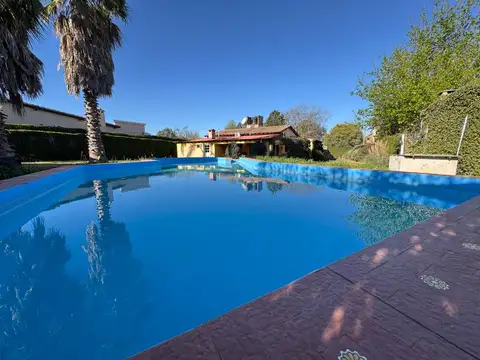 Casa 5 ambientes con 4 baños