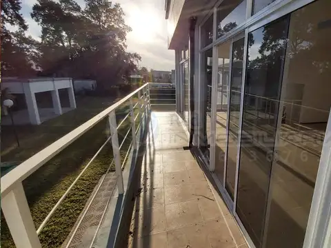 Casa 7 ambientes con 6 baños