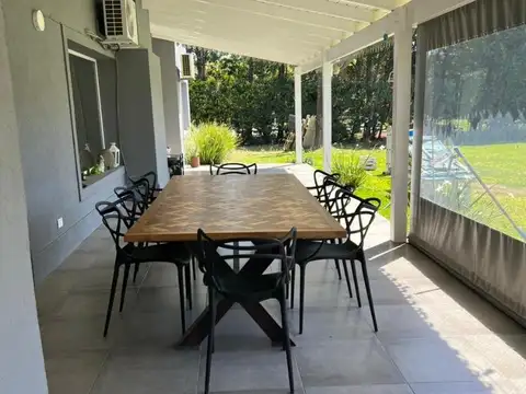 Casa en Venta en Los Álamos, USD 375.000