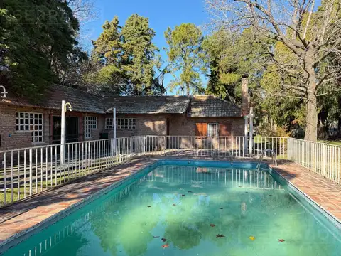 AUR. Venta. Casa 3 amb con galeria cerrada. APTA CREDITO.  Parque Sakura