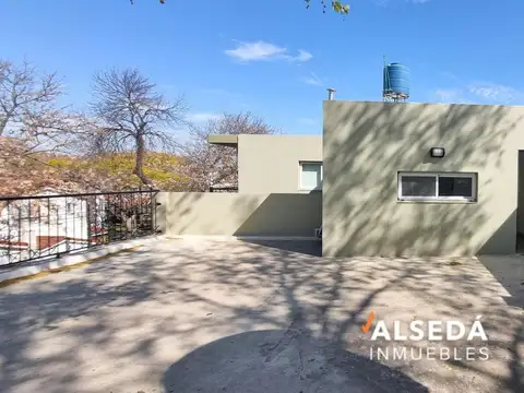 Departamento de tres dormitorios, con balcón y terraza exclusiva .