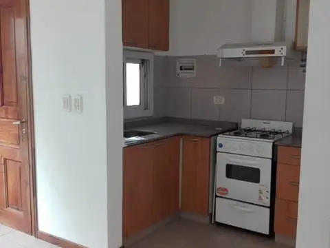 Peirano 100, Piso PB