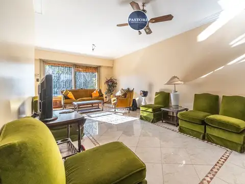 Casa 5 ambientes con 3 baños