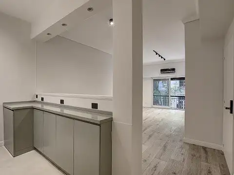 Alquiler excelente PH con balcón en Palermo Chico. Muy luminoso, reciclado a nuevo y sin expensas