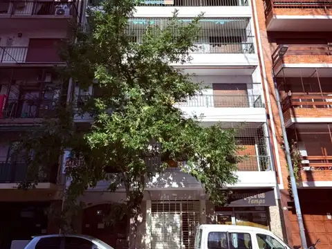AZARA 100, Piso 1