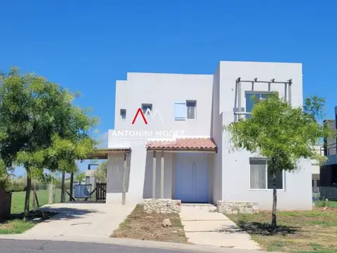 Avenida de los Lagos 100