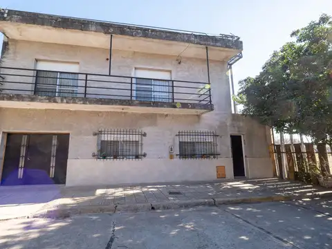 CASA EN VENTA 3 DORMITORIOS BARRIO LUDUEÑA
