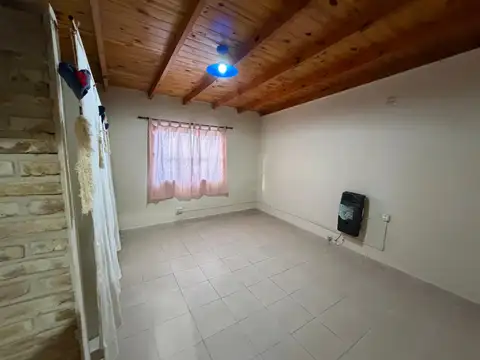 Casa 3 ambientes con 1 baño