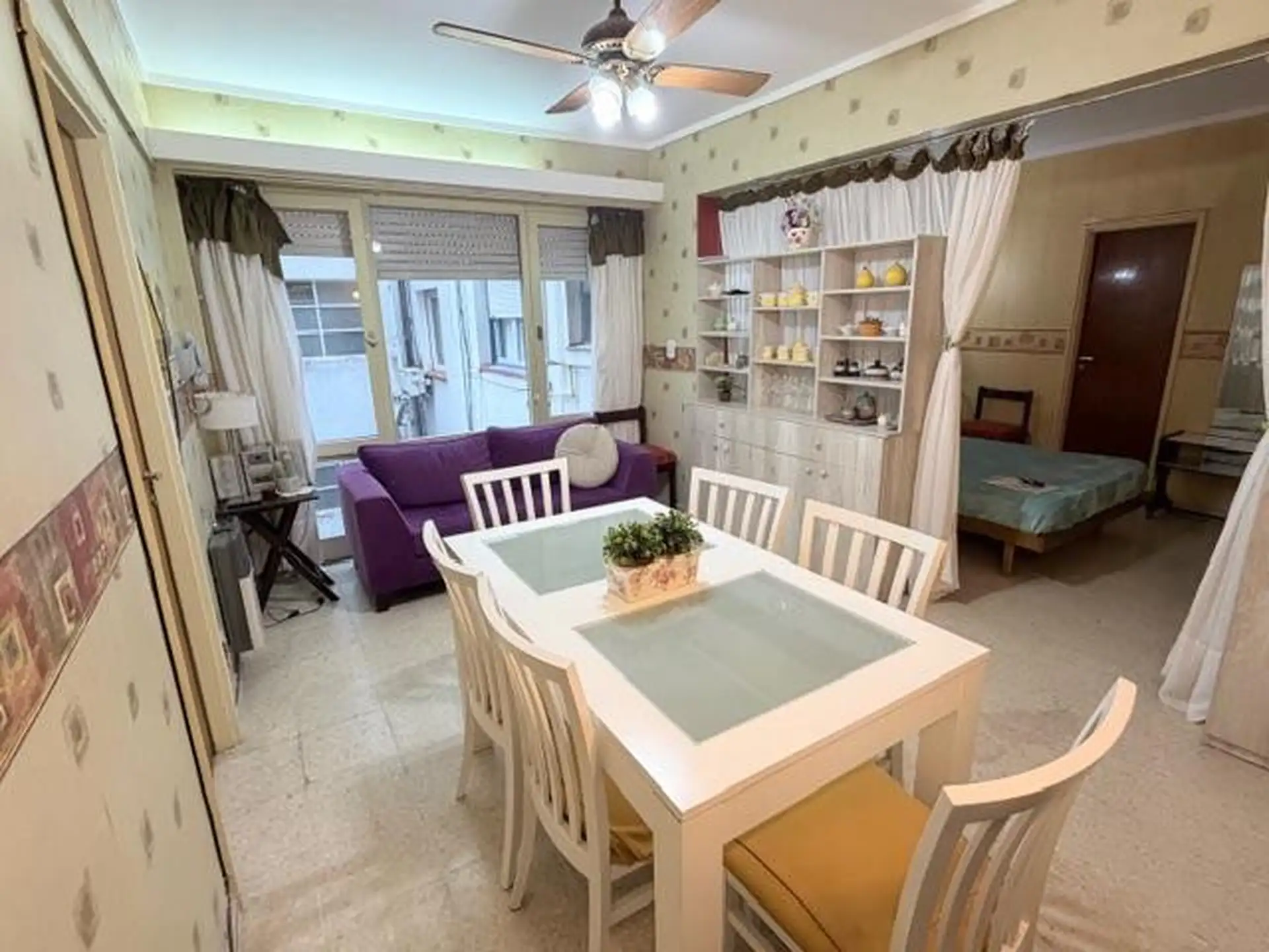 Depto 1 ambiente y medio, 32m² con ascensor — sin cochera