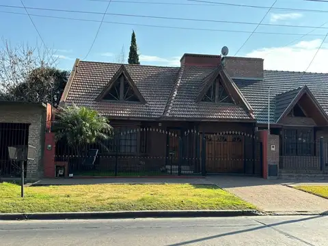 IMPERDIBLE CHALET  EN VENTA