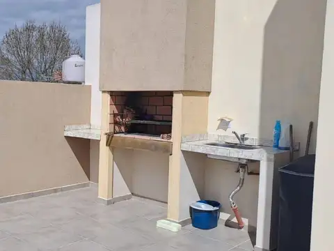 Depto Tipo Casa en Venta con 1 cochera
