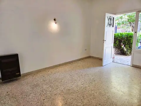 Montes de Oca al 800