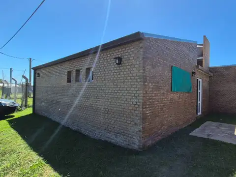 Casa 2 ambientes con 1 baño