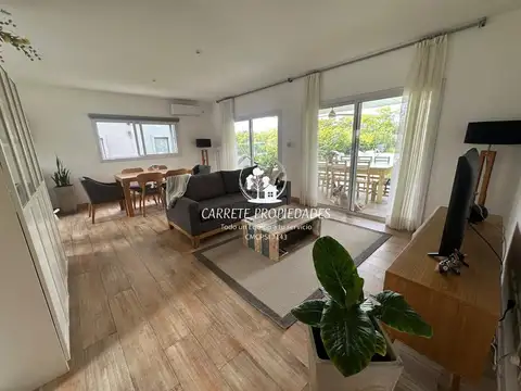 Casa 4 ambientes con 2 baños