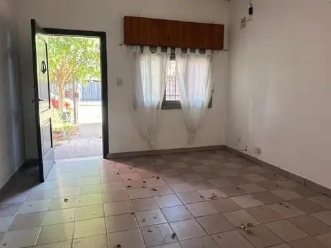 Casa en Alquiler en Monte Chingolo, $ 650.000