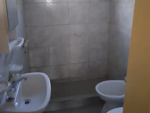Local en Alquiler en Campana, USD 750.000
