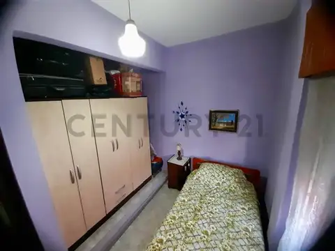 Casa 4 amb. en lote propio con cochera techada, jardín y terraza en Merlo