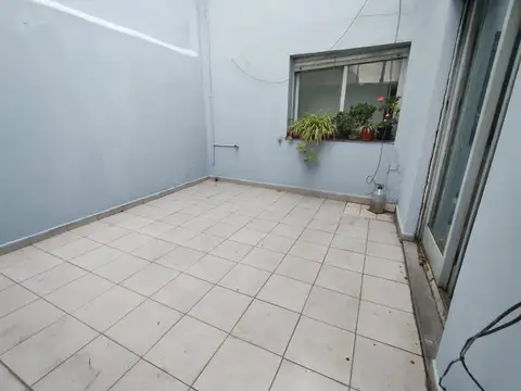 Depto Tipo Casa en Venta en Pompeya, USD 115.000