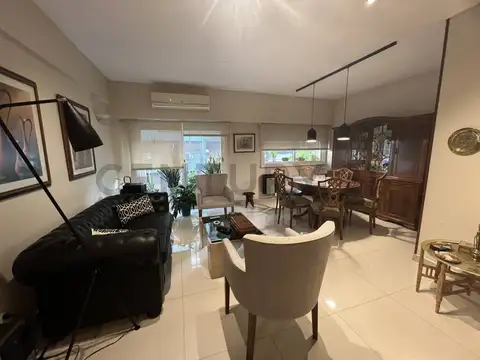 Deparrtamento 3 amb c/dependencia, patio, espacio cochera, excelente estado y zona