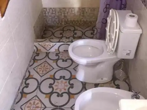 Oficina 10 ambientes con 5 baños