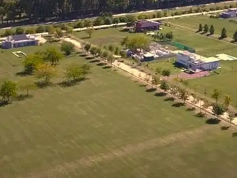 Campos de Roca 2. Ruta 2, Km 65. Brandsen, La Plata 100