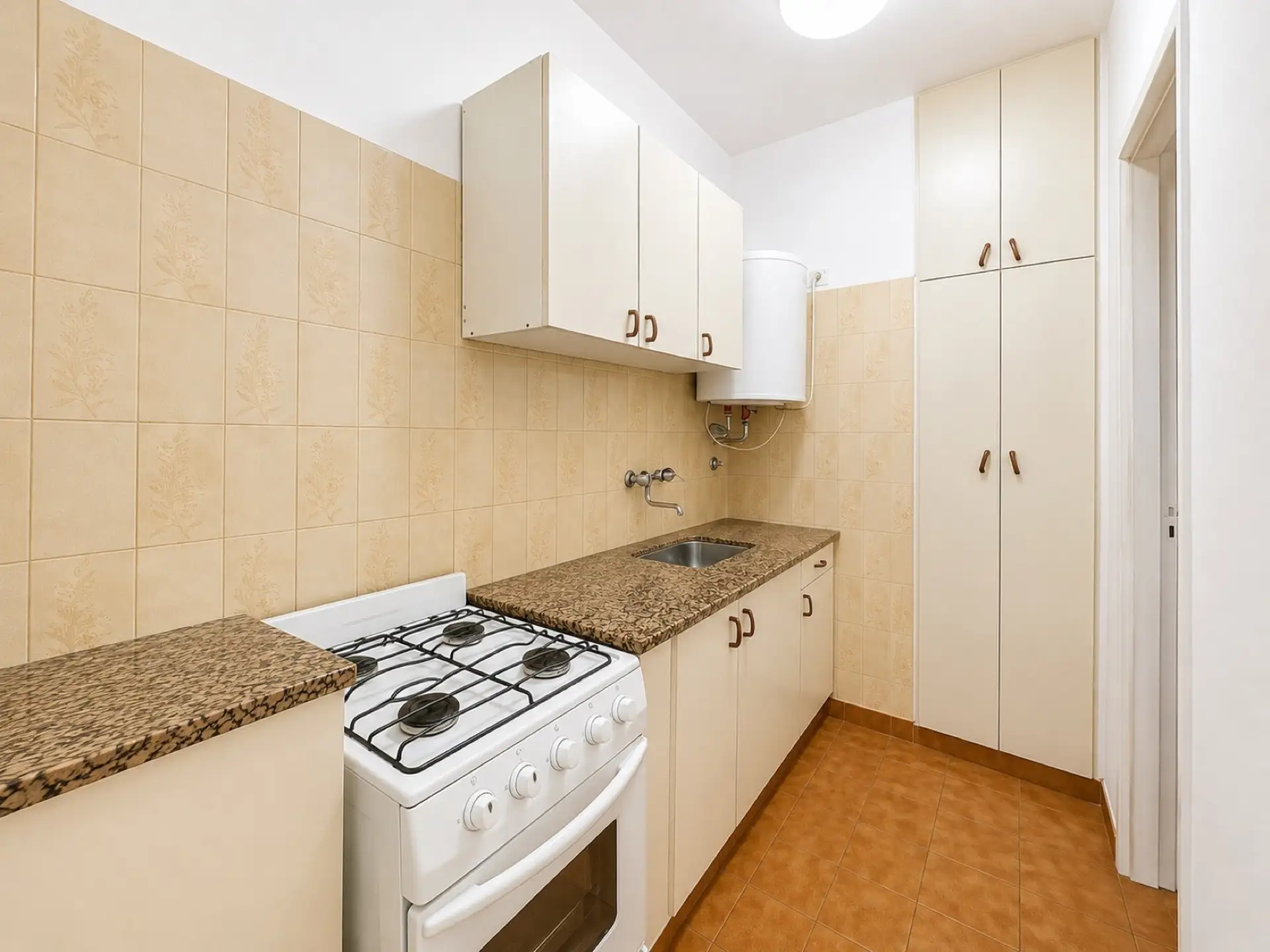 Depto 2 amb, 35m² luminoso con cocina separada