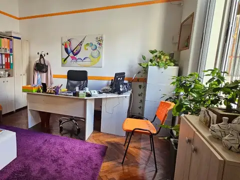 AMPLIA OFICINA EN VENTA MICROCENTRO 