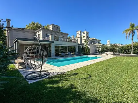 Excelente casa con impecables detalles en La Concepción Lujan