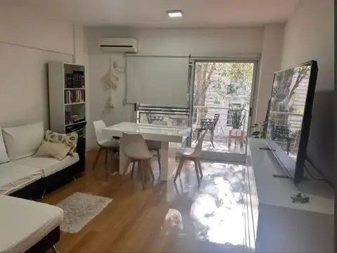 VENTA DE 2 AMBIENTES CON PATIO Y COCHERA