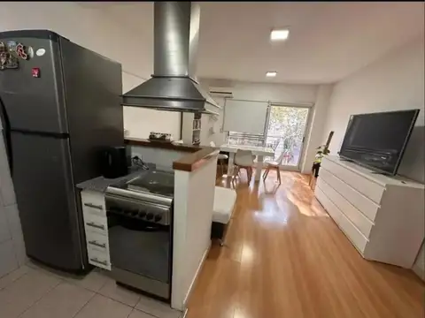 VENTA DE 2 AMBIENTES CON PATIO Y COCHERA