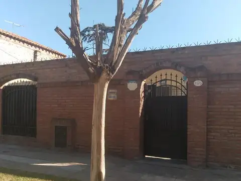 Hermosa casa 4 ambientes con excelente ubicacion