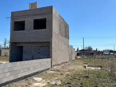 SE VENDE DUPLEX 2 DORMITORIOS EN Bº SMATA III