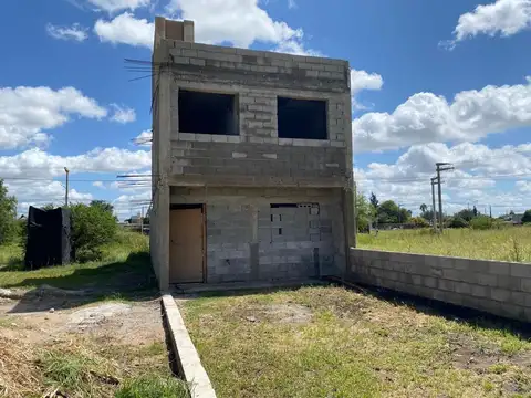 SE VENDE DUPLEX 2 DORMITORIOS EN Bº SMATA III