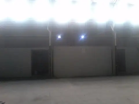 Galpon en Alquiler 120  mts Fondo