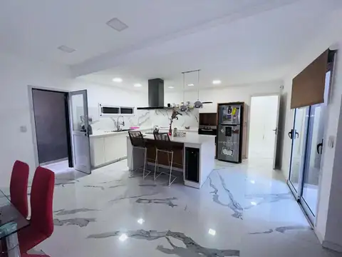 Casa 4 ambientes en Castelar