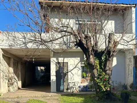 CASA DE DOS PLANTAS EN VENTA