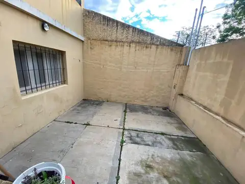 Depto Tipo Casa 2 ambientes con 1 baño