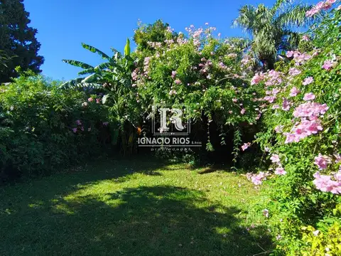 Casa en Venta con 3 cocheras