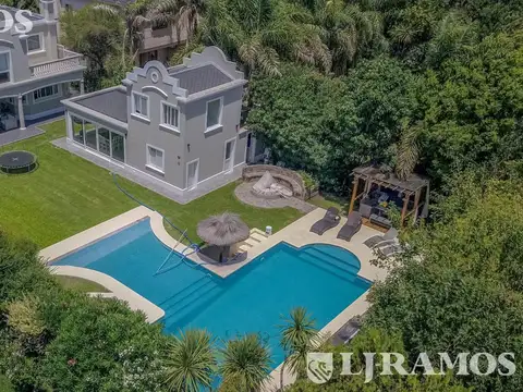 Exclusiva Casa en venta  Barrio Septiembre: Confort y Elegancia - CDR