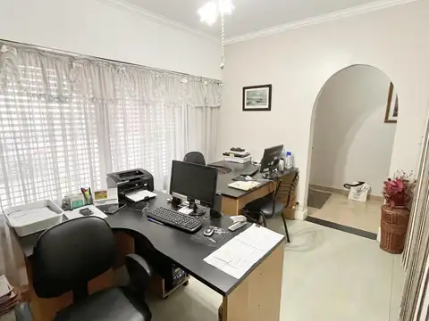 Casa 5 ambientes Barrio Naón