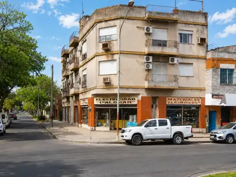 EN ALQUILER EN EL PALOMAR; DEPARTAMENTO DE 3 AMBIENTES EN 2DO PISO POR ESCALERA