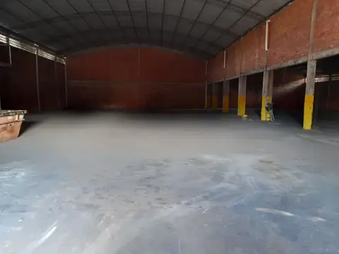 Galpon en Venta 44  mts Fondo