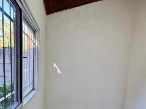 CASA EN VENTA 2 DORMMITORIOS + COMODIN FUNES