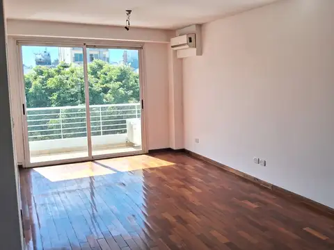 Monoambiente divisible de 36 m2.