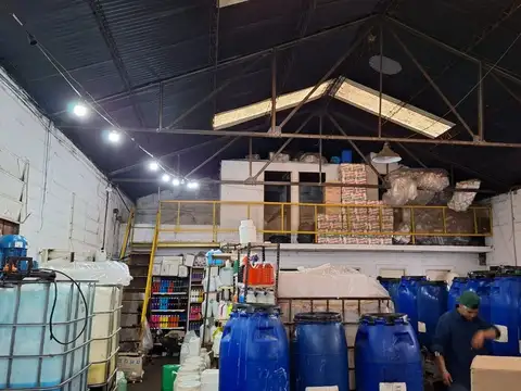 VENTA AMPLIO GALPON CON TERRENO DE 1500MTS