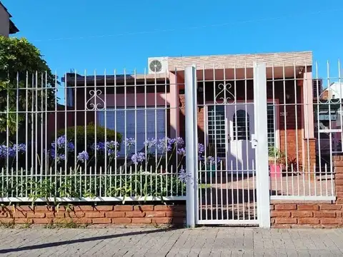 CASA EN VENTA 3 AMB LA TABALADA- SAN JUSTO