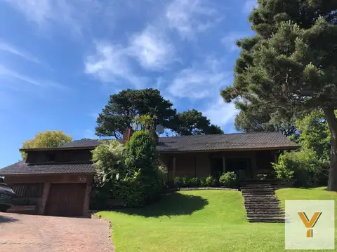 Casa en venta - 4 Dormitorios 4 Baños - 983mts2 - Pinamar