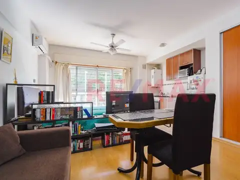 VENTA MONOAMBIENTE CON BALCON LUMINOSO CABALLITO 